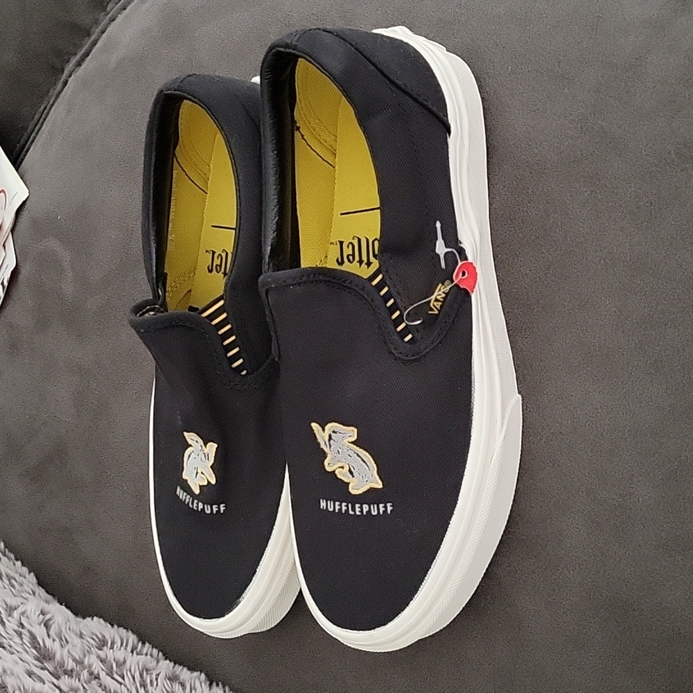 Harry Potter Hufflepuff Vans Slip On Limited Edition Unisex  Shoe | NWOT